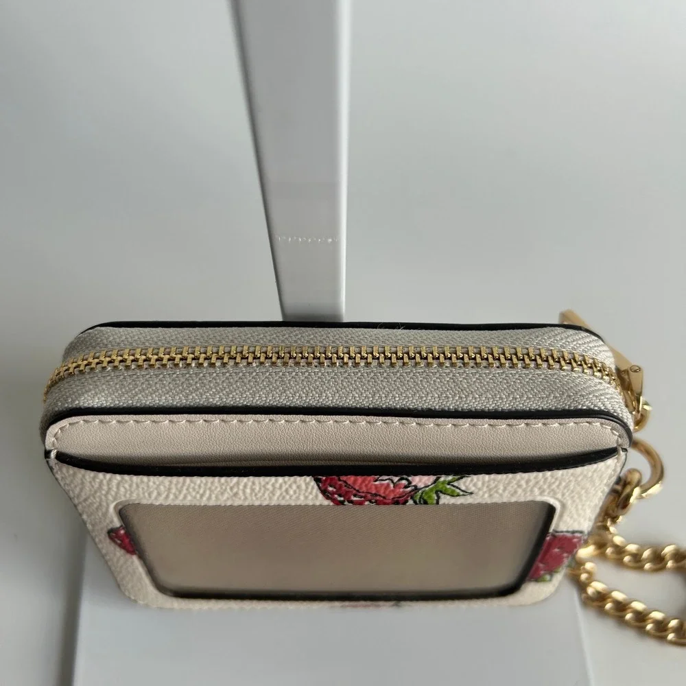 Coach zip card